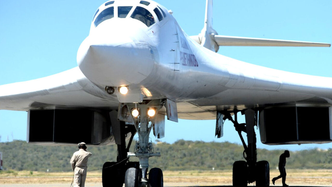 Tu-160