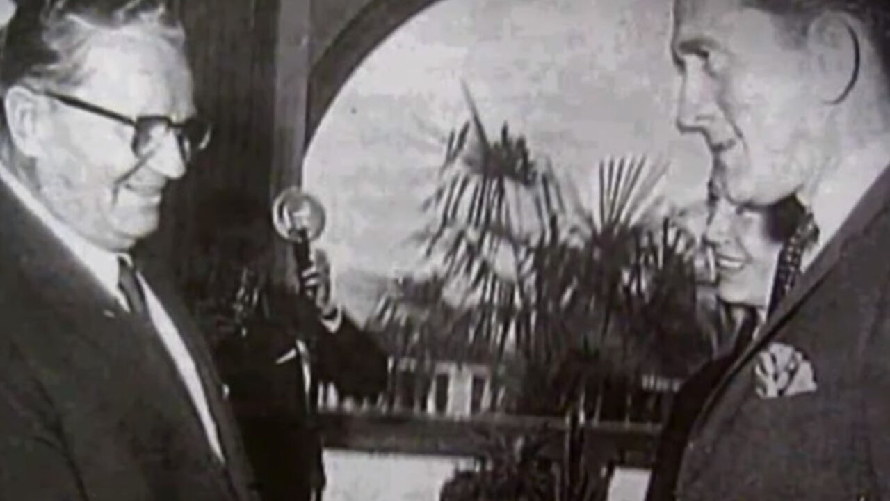 Josip Broz Tito, Kirk Daglas