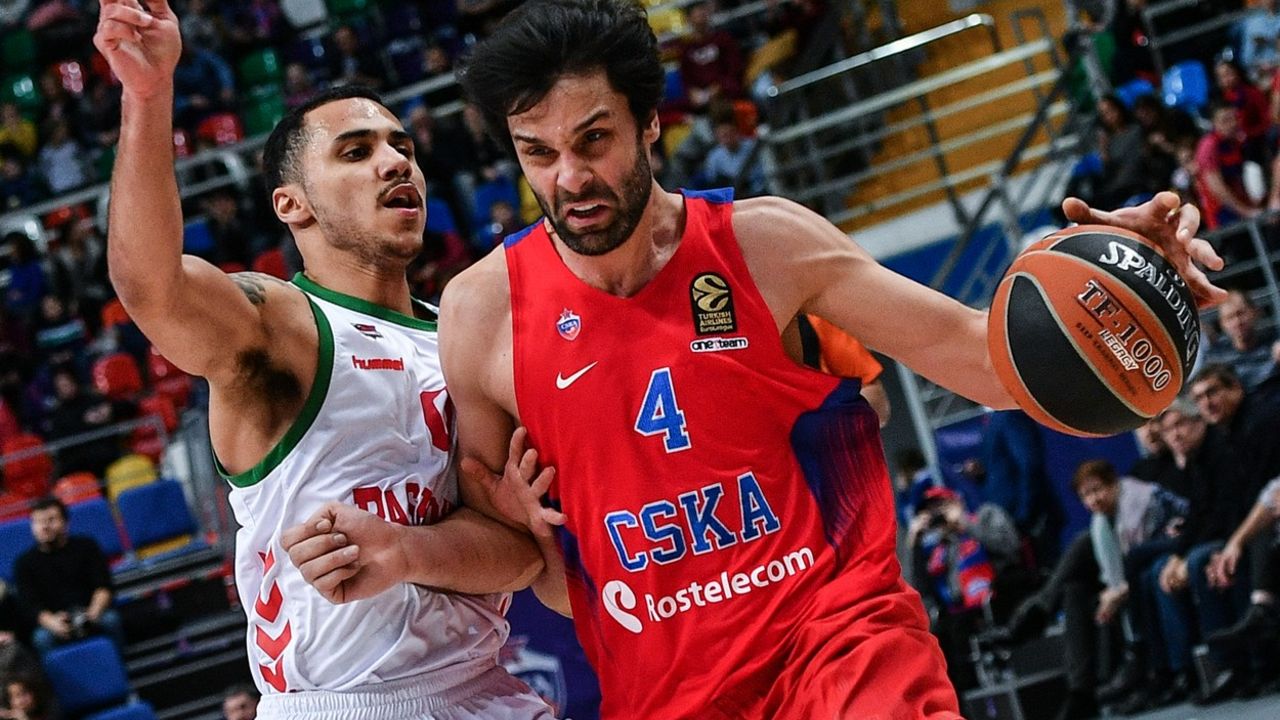 Šejn Larkin i Miloš Teodosić