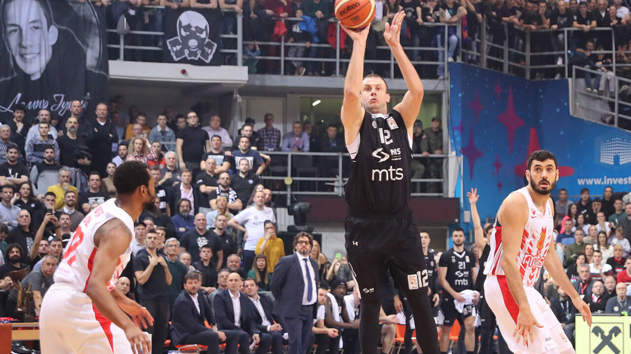 Novica Veličković šutira pored Marka Jagodića Kuridže