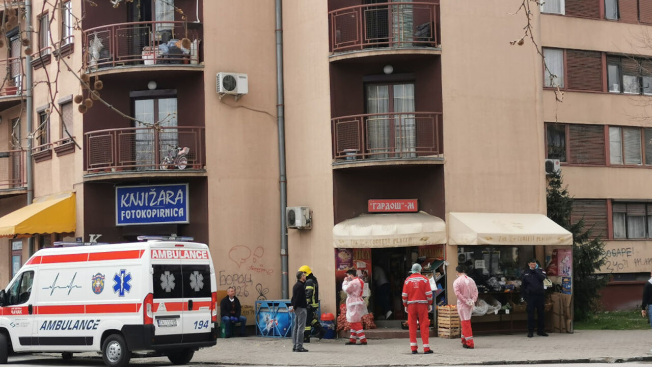 Drama u Čačku, hteo da skoči sa zgrade