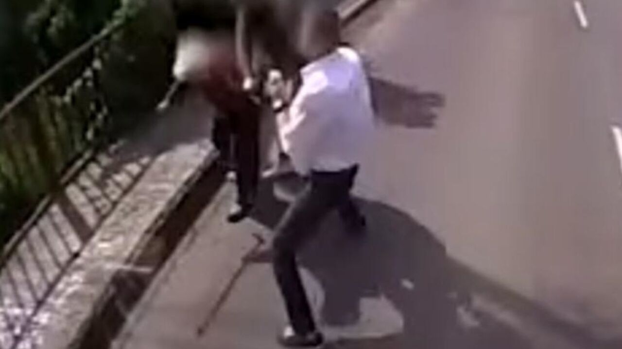napad na staricu u autobusu