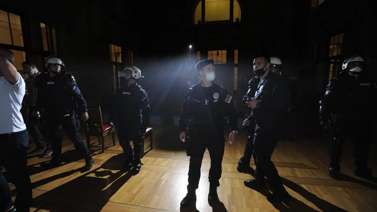 policija