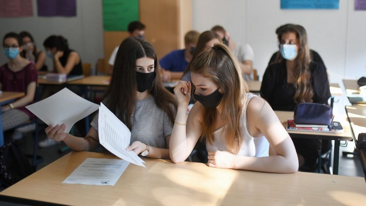 deca u školskim klupama
