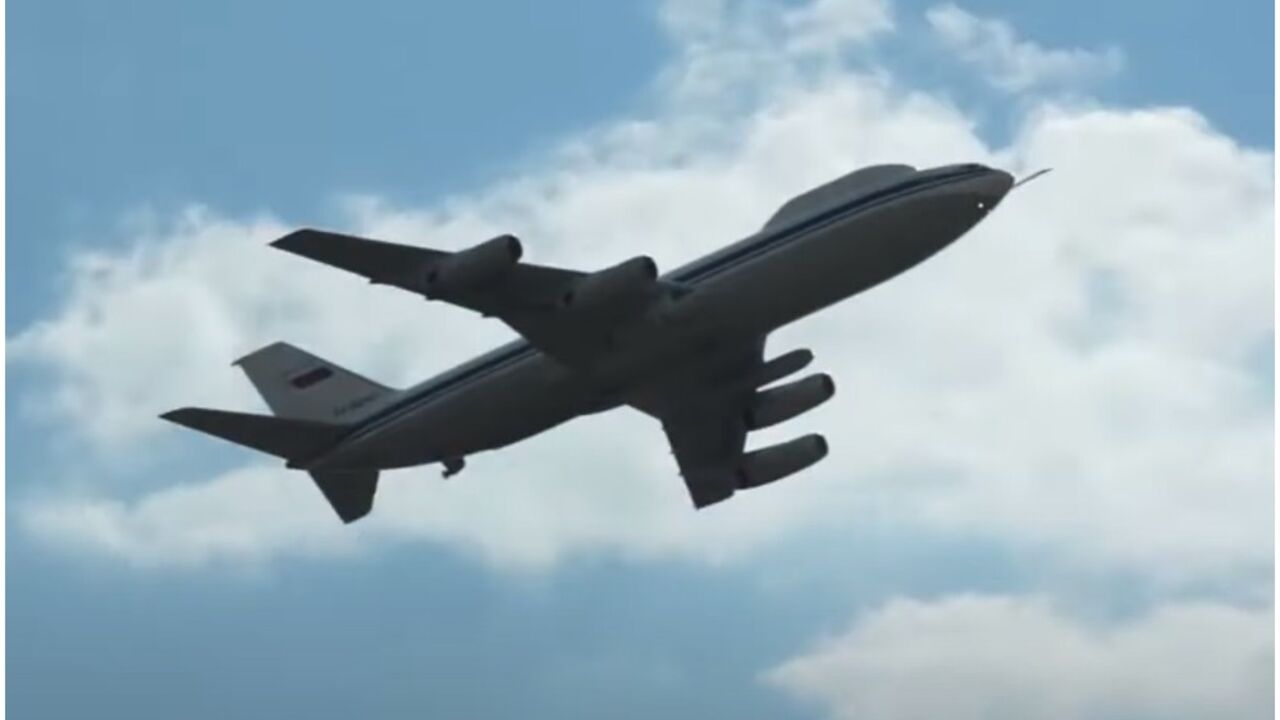 Il-80