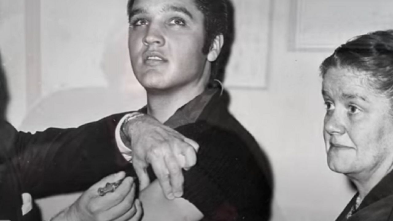 Elvis Prisli prima vakcinu