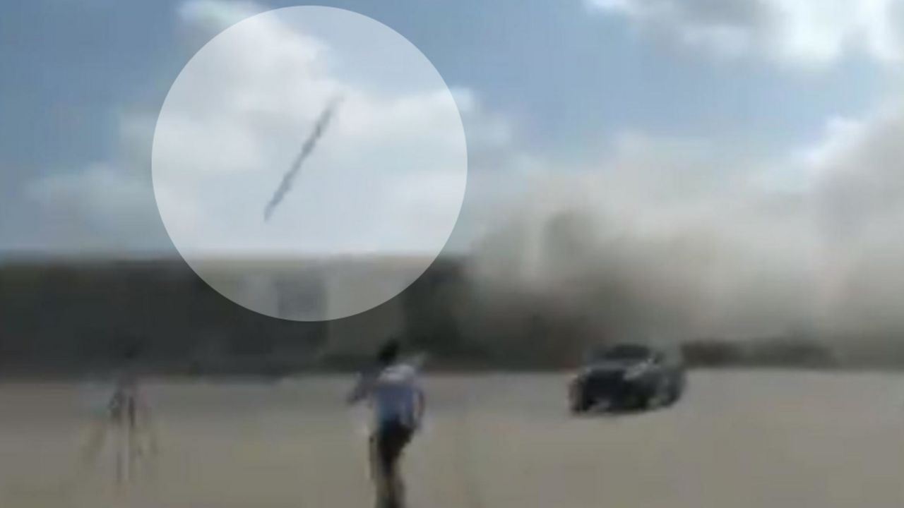 Trenutak udara rakete na aerodromu u Adenu