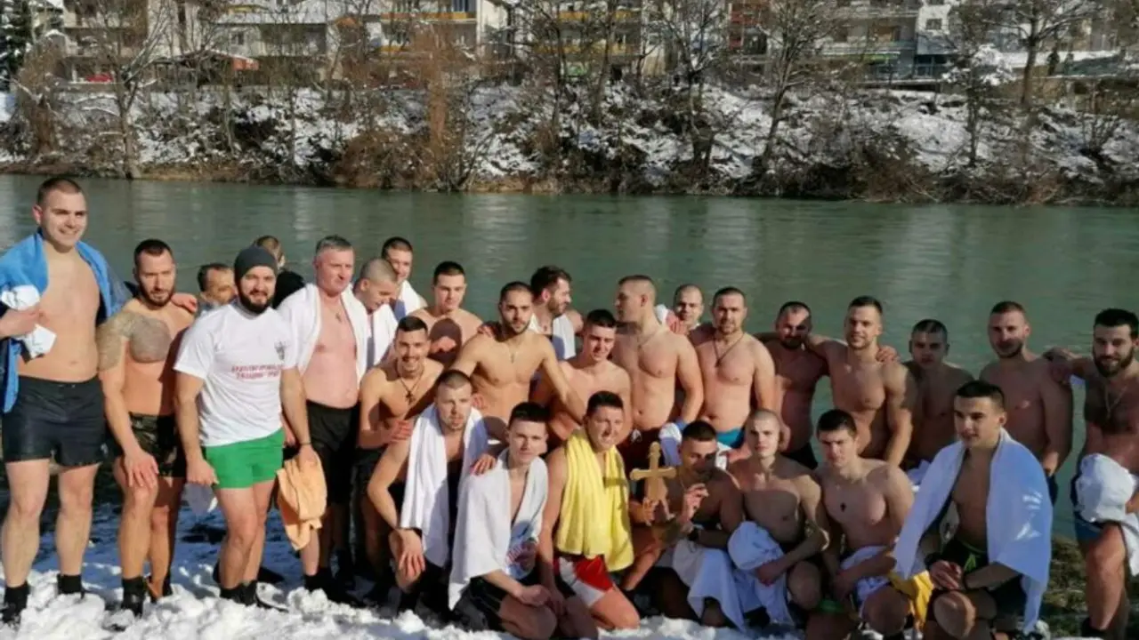 U Priboju se plivalo za Časni krst