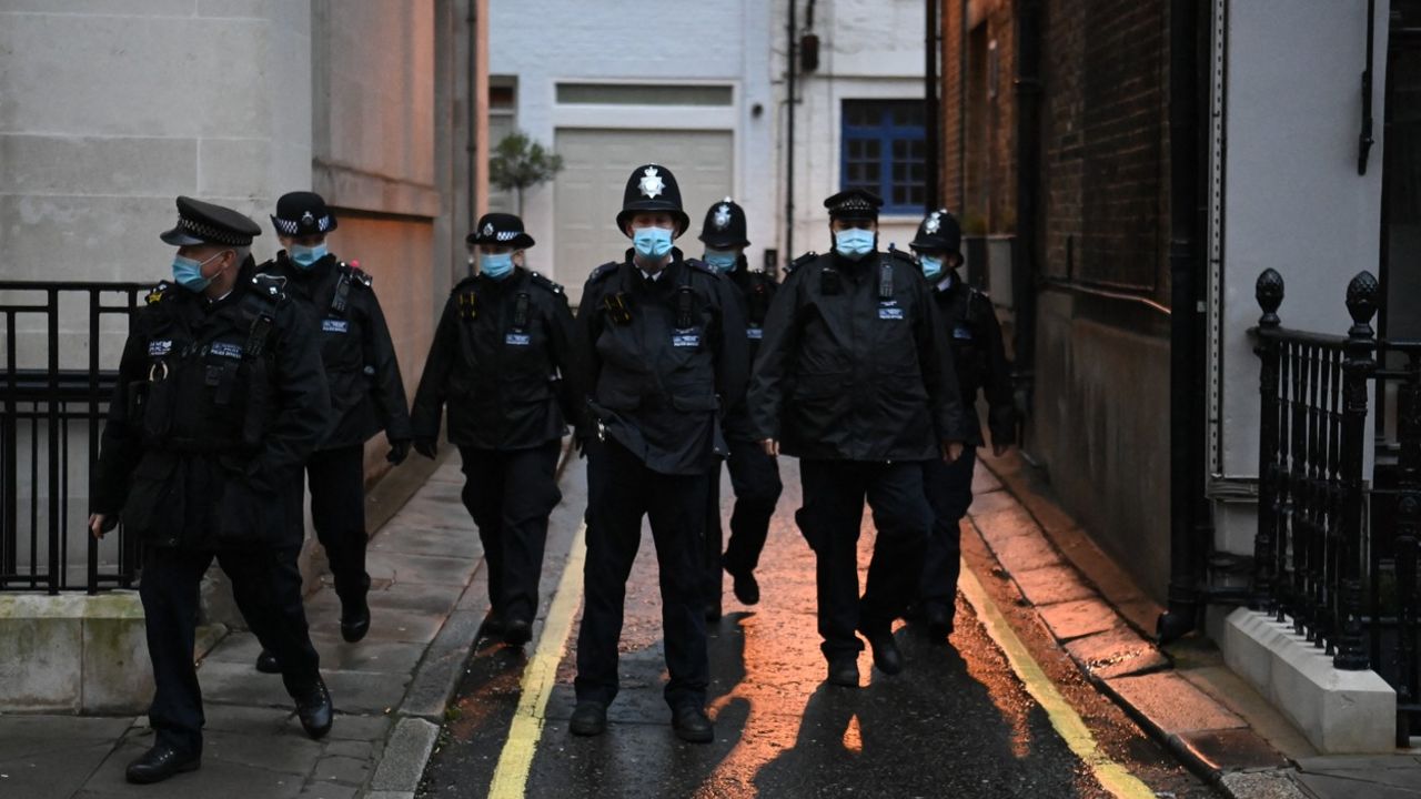Policija, britanija