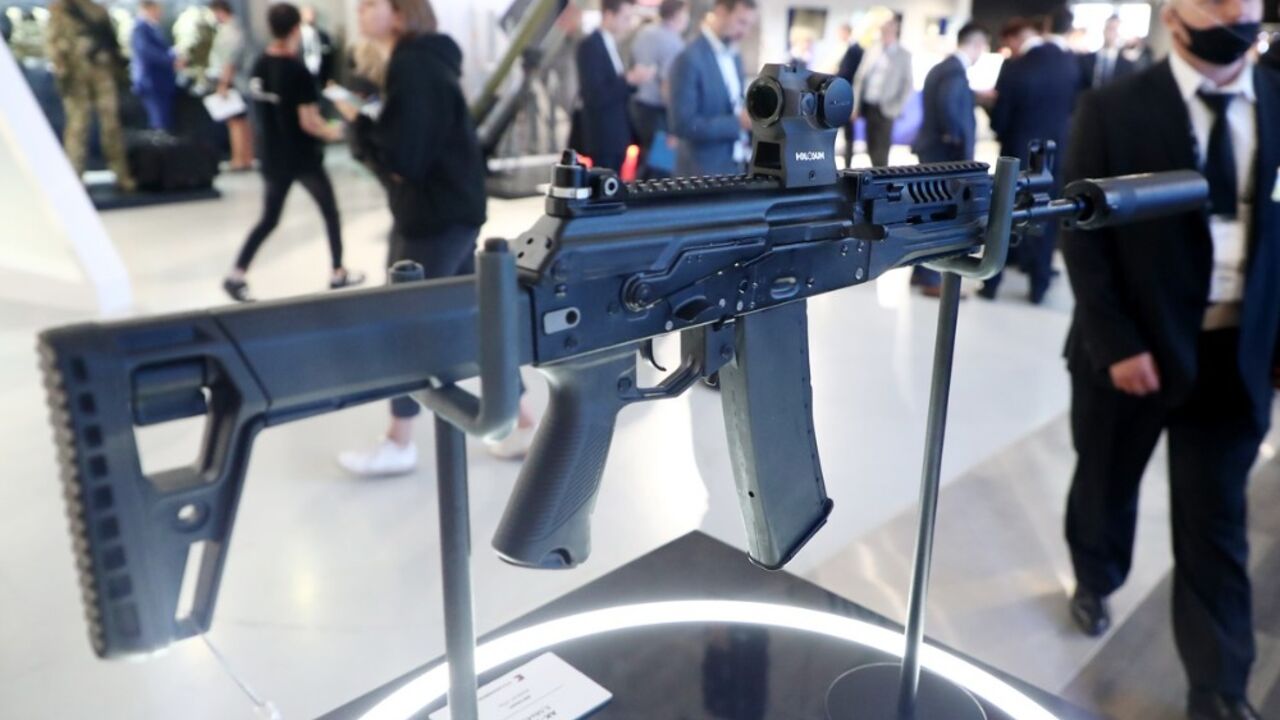 AK-19