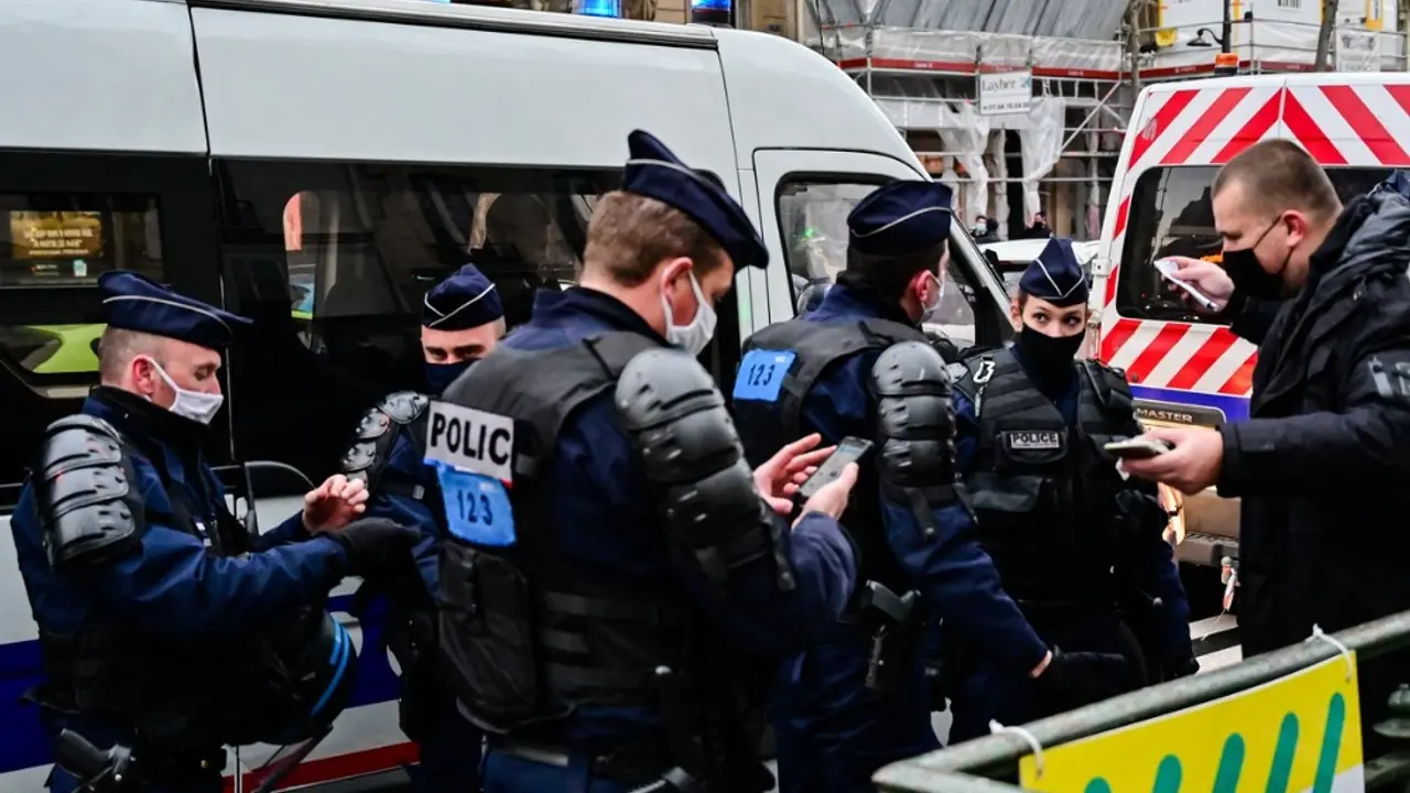 policija