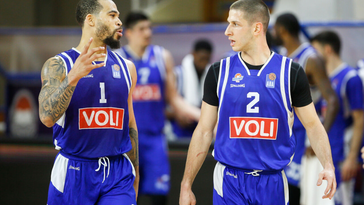 Nikola Ivanović, Džastin Kobs