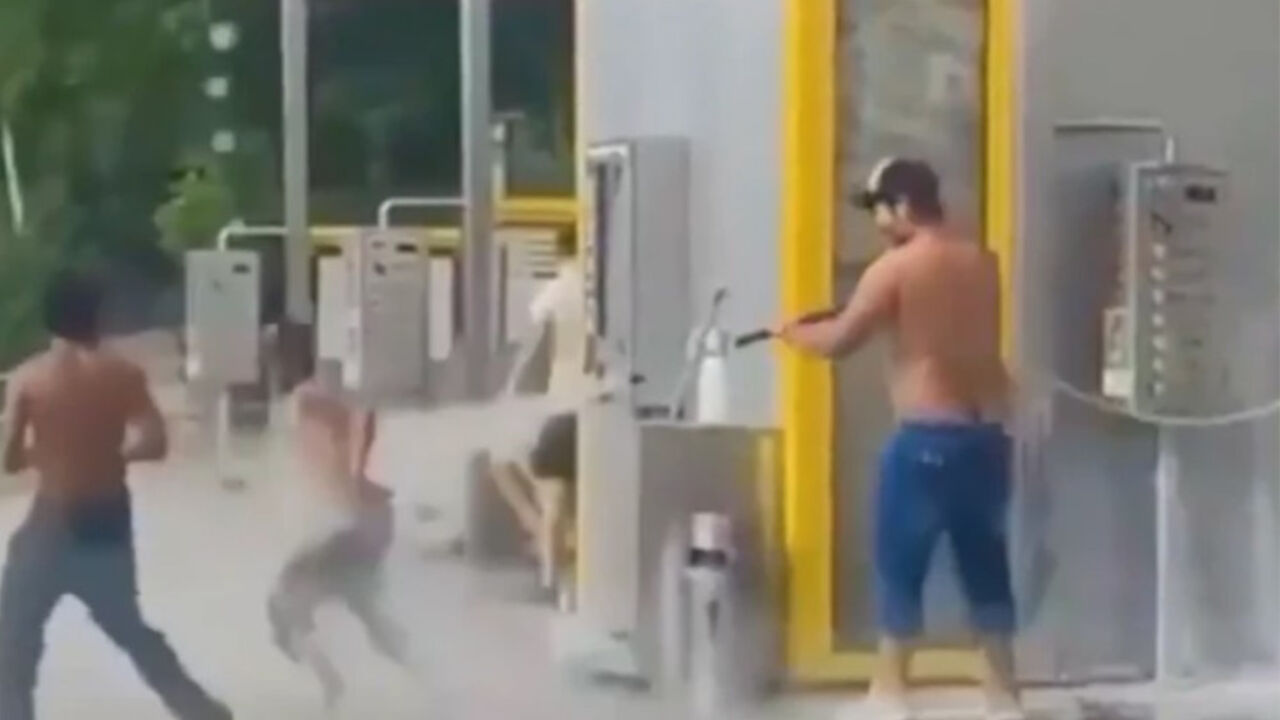 Auto-perionica