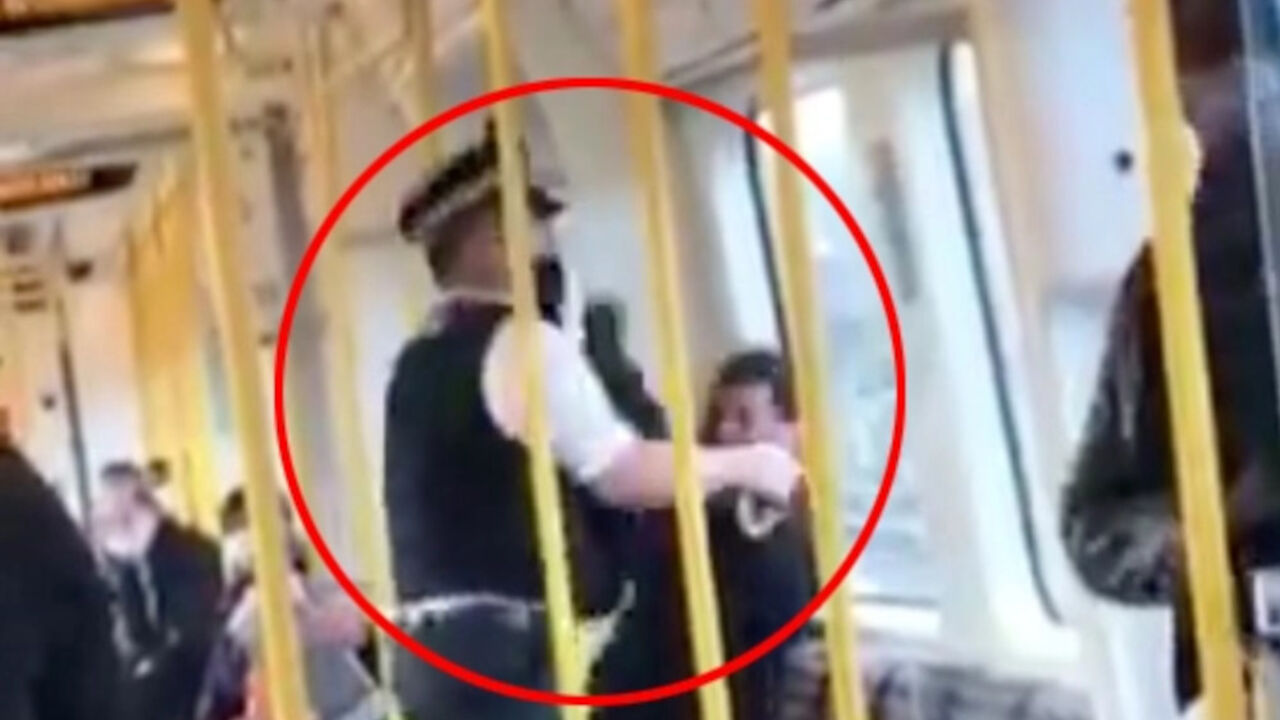 Muškarac udarao policajca