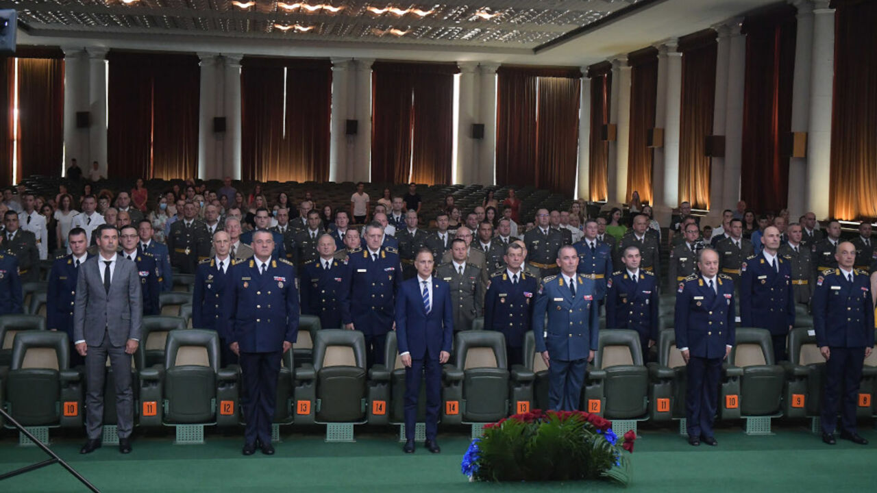 Ministar Nebojša Stefanović i oficiri