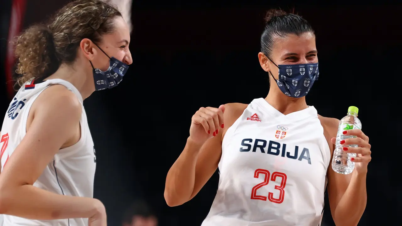 Aleksandra Crvendakić, Ana Dabović