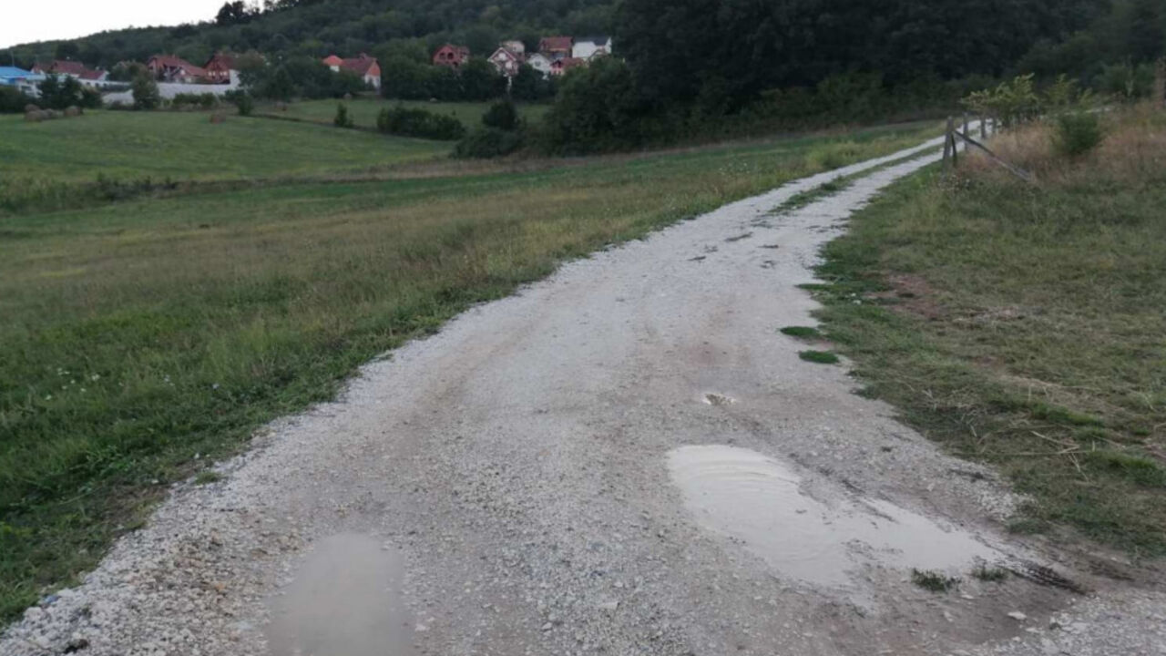 Četiri decenije čekaju na asflat iako žive u centru grada
