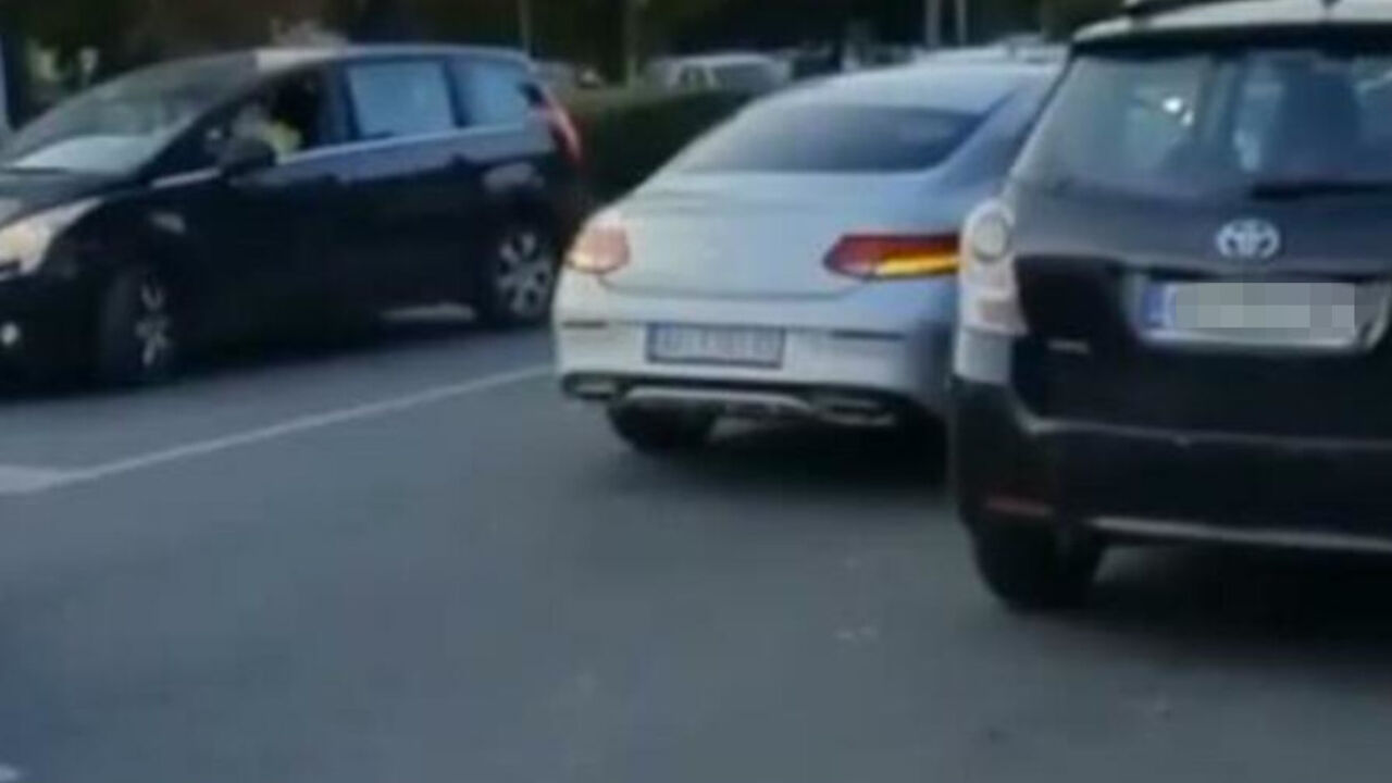 Parkiran automobil u Beogradu