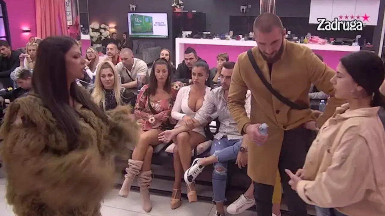 Miljana Kulić, Milica Veselinović i Mensur Ajdarpašić