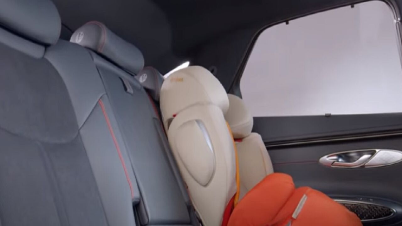 sedište u automobilu