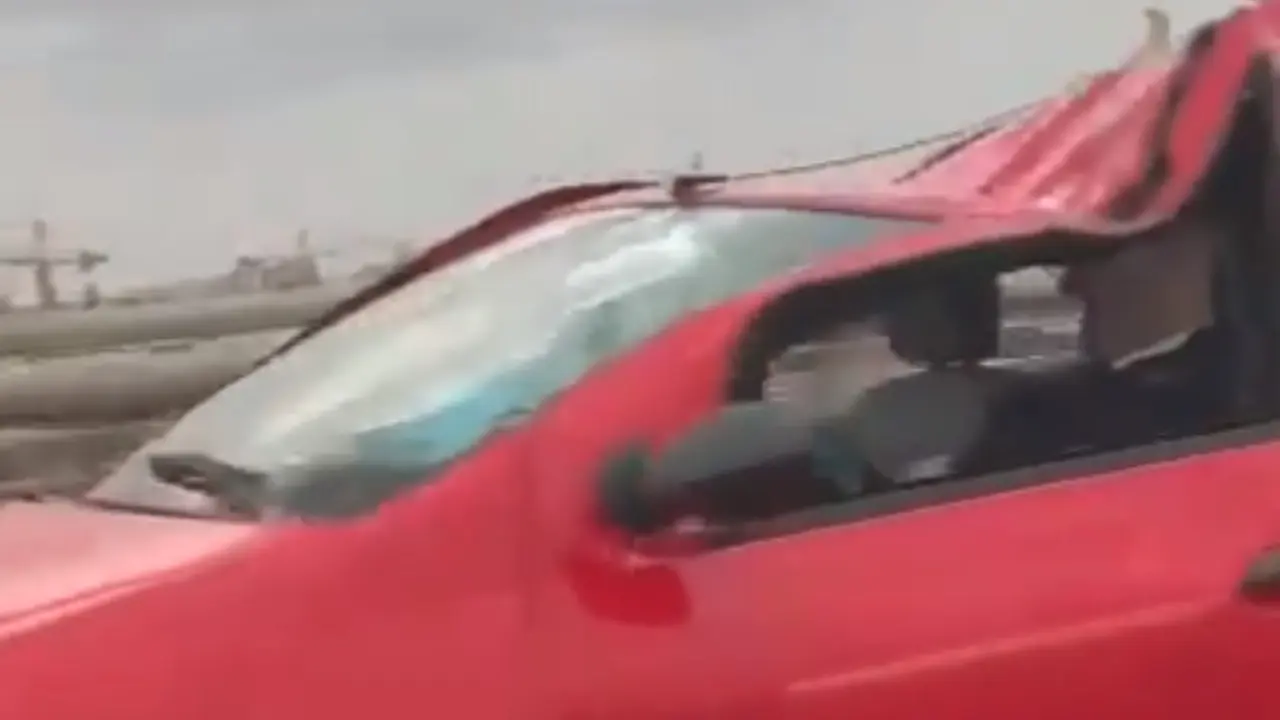 Automobil