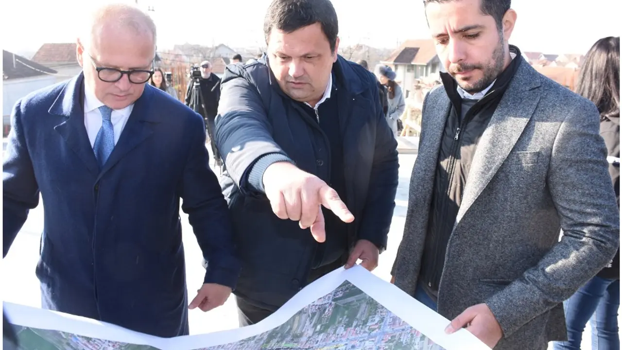 Vesić, Kovačević i Momirović