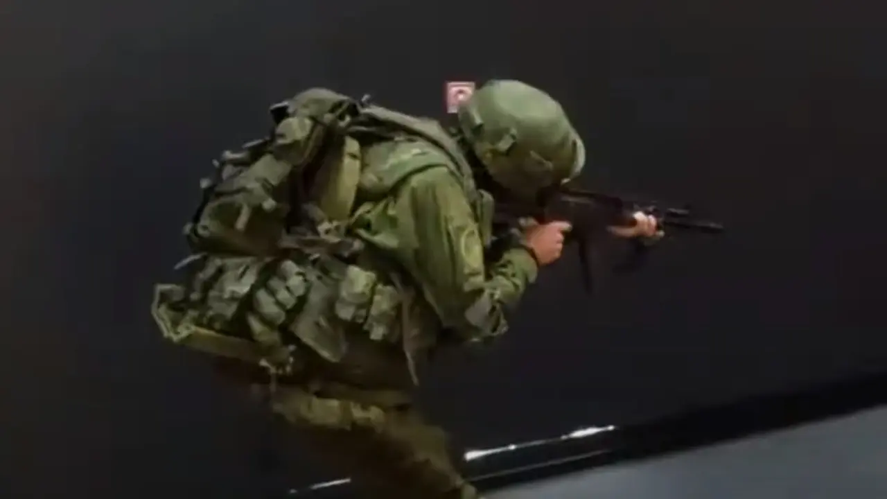 Vojnik u egzoskeletu