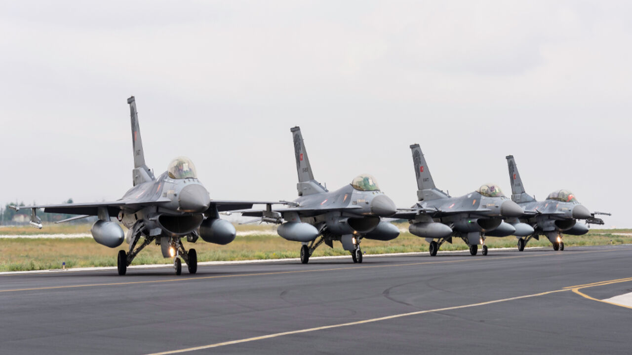 F-16