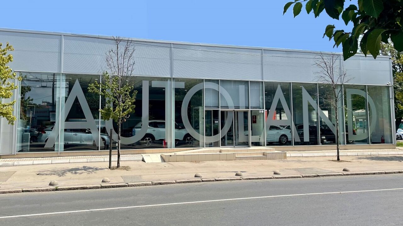 Automobili