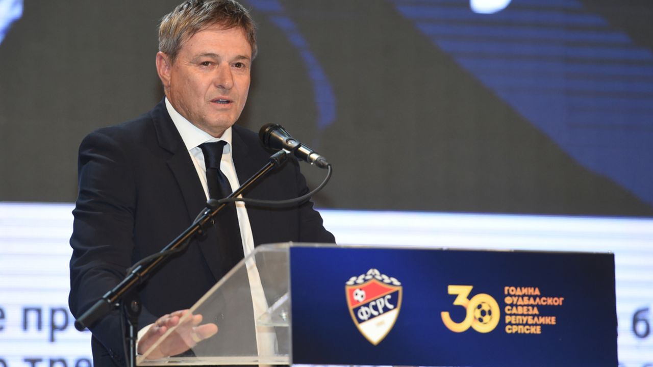 Dragan Stojković Piksi