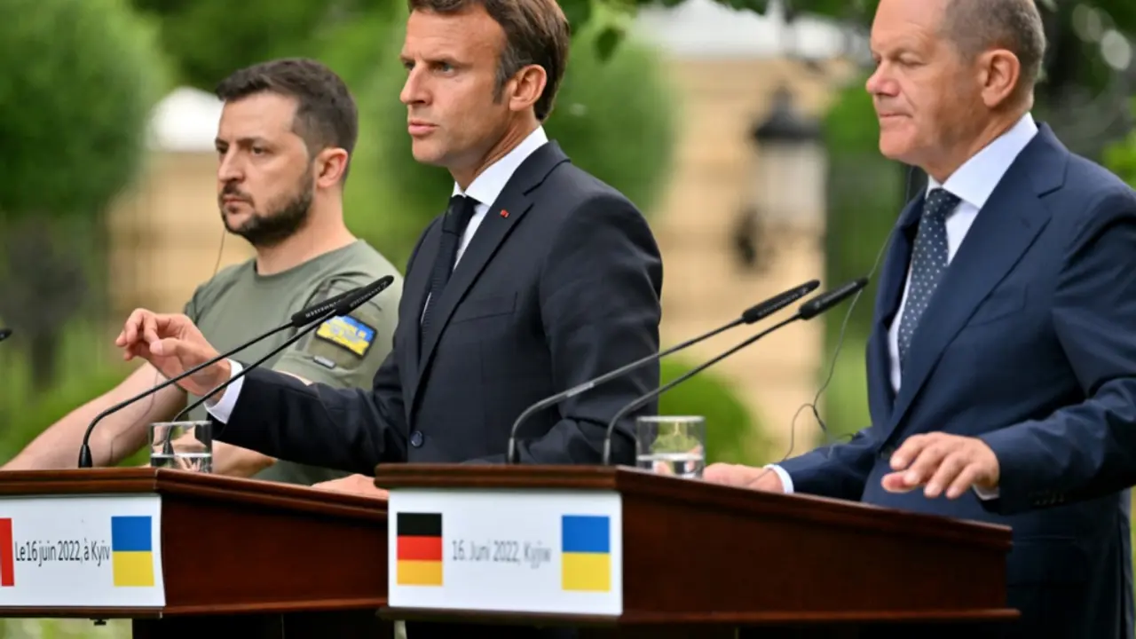 Emanuel Makron i Olaf Šolc