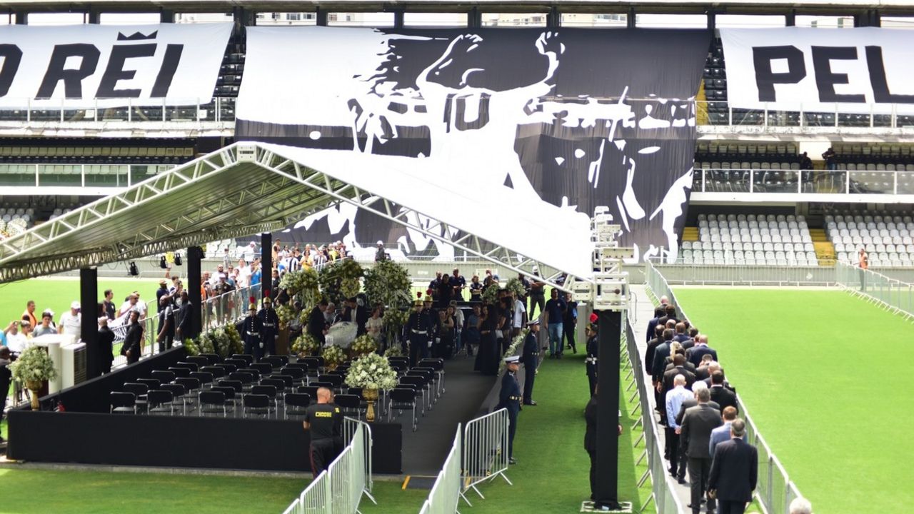 Pele ispraćaj na stadionu Santosa