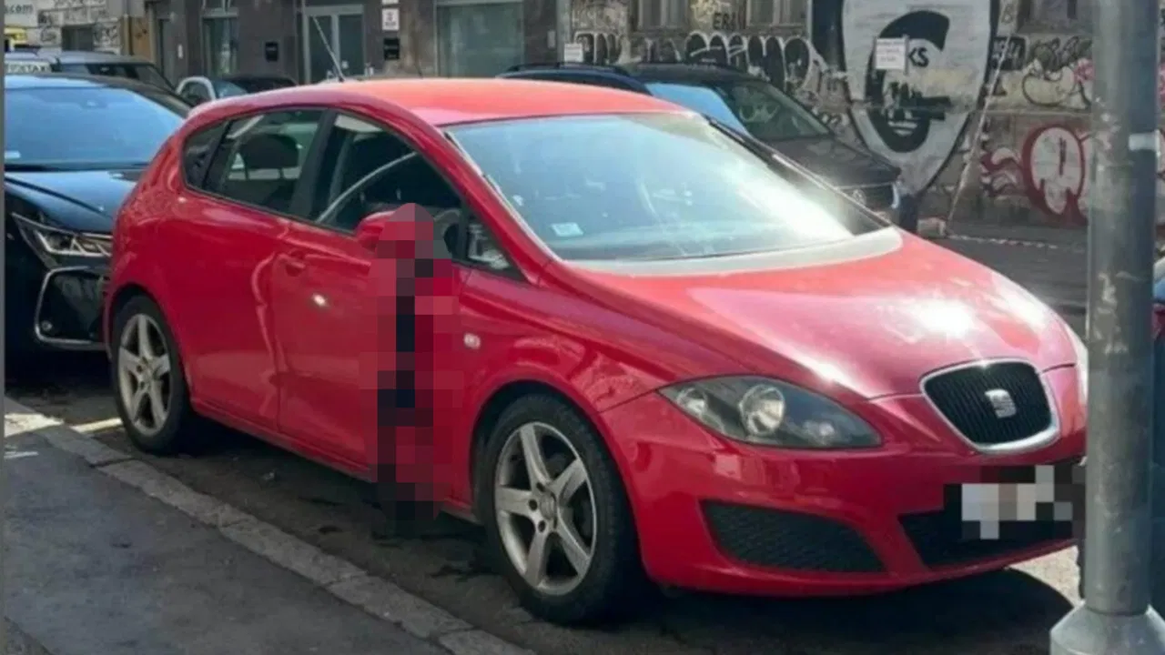 Automobil