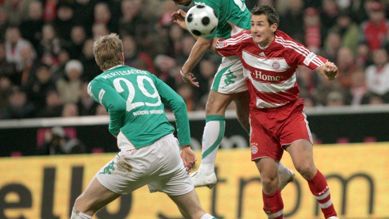 Patrik Ovomojela, Miroslav Klose