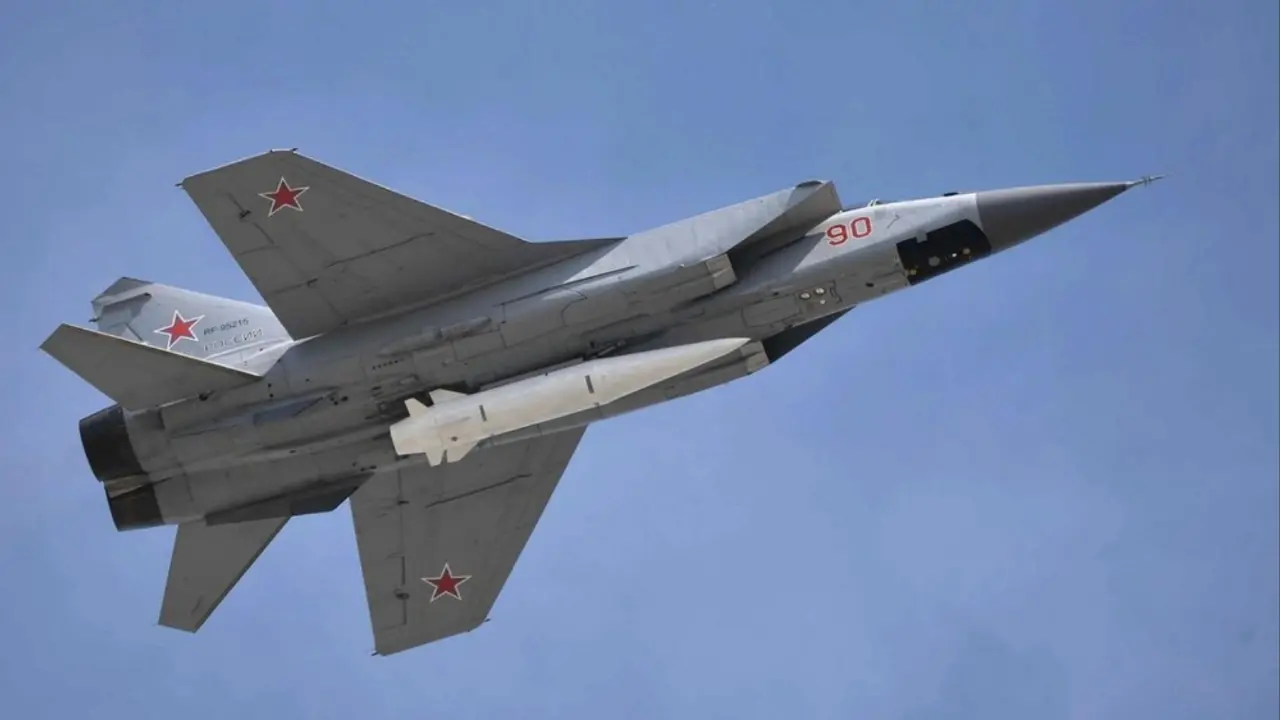 MiG-31 sa raketom Kinžal