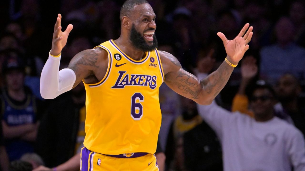 Lebron Džejms