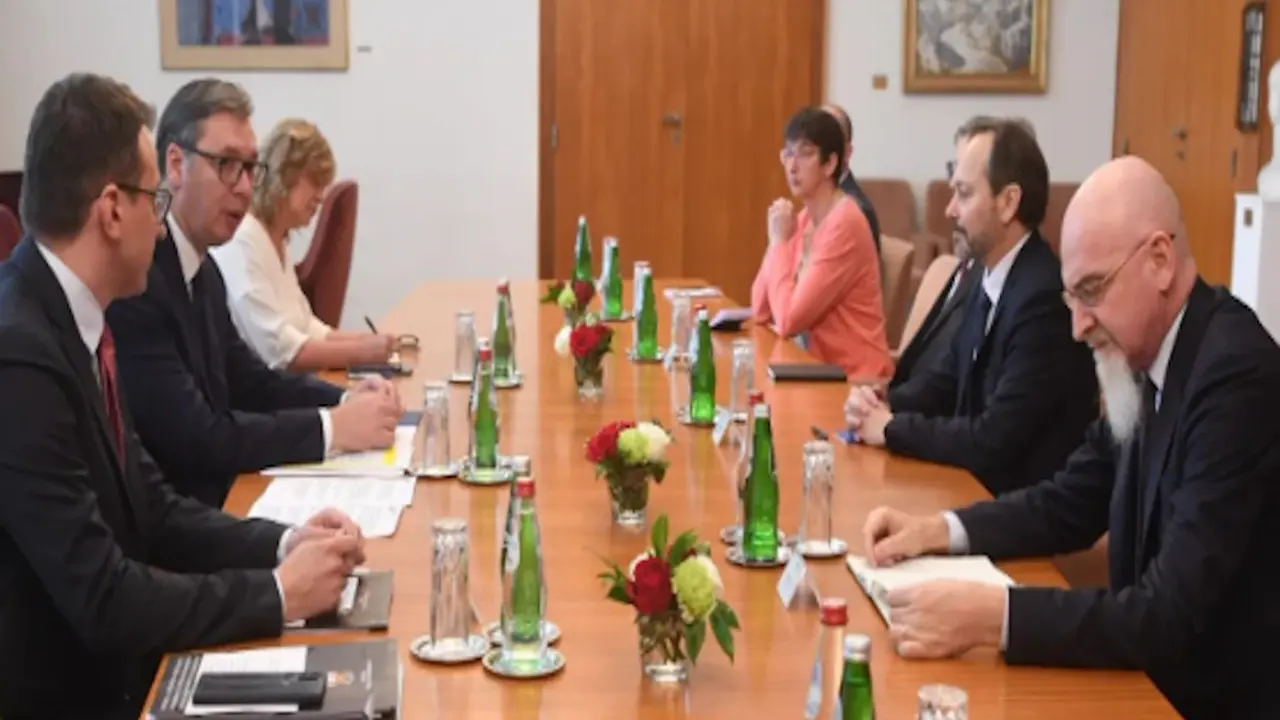 Vučić i zemlje Kvinte