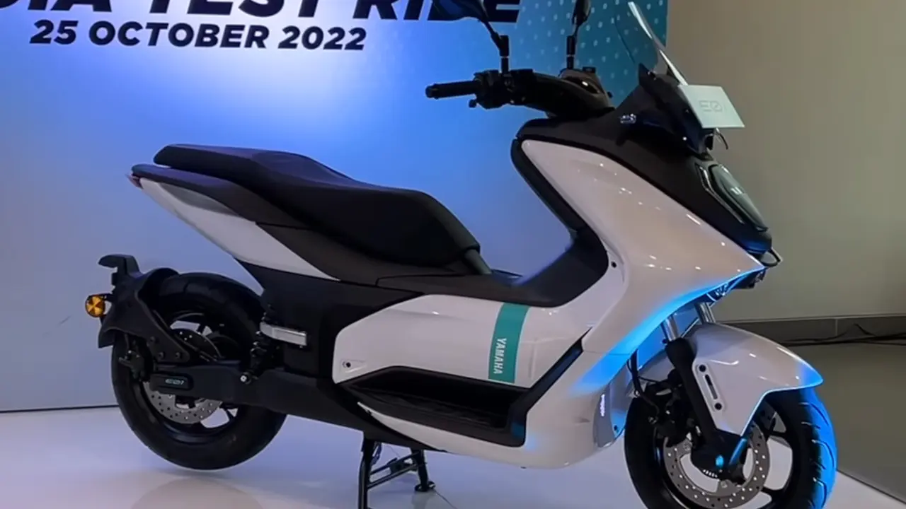 Yamaha E01