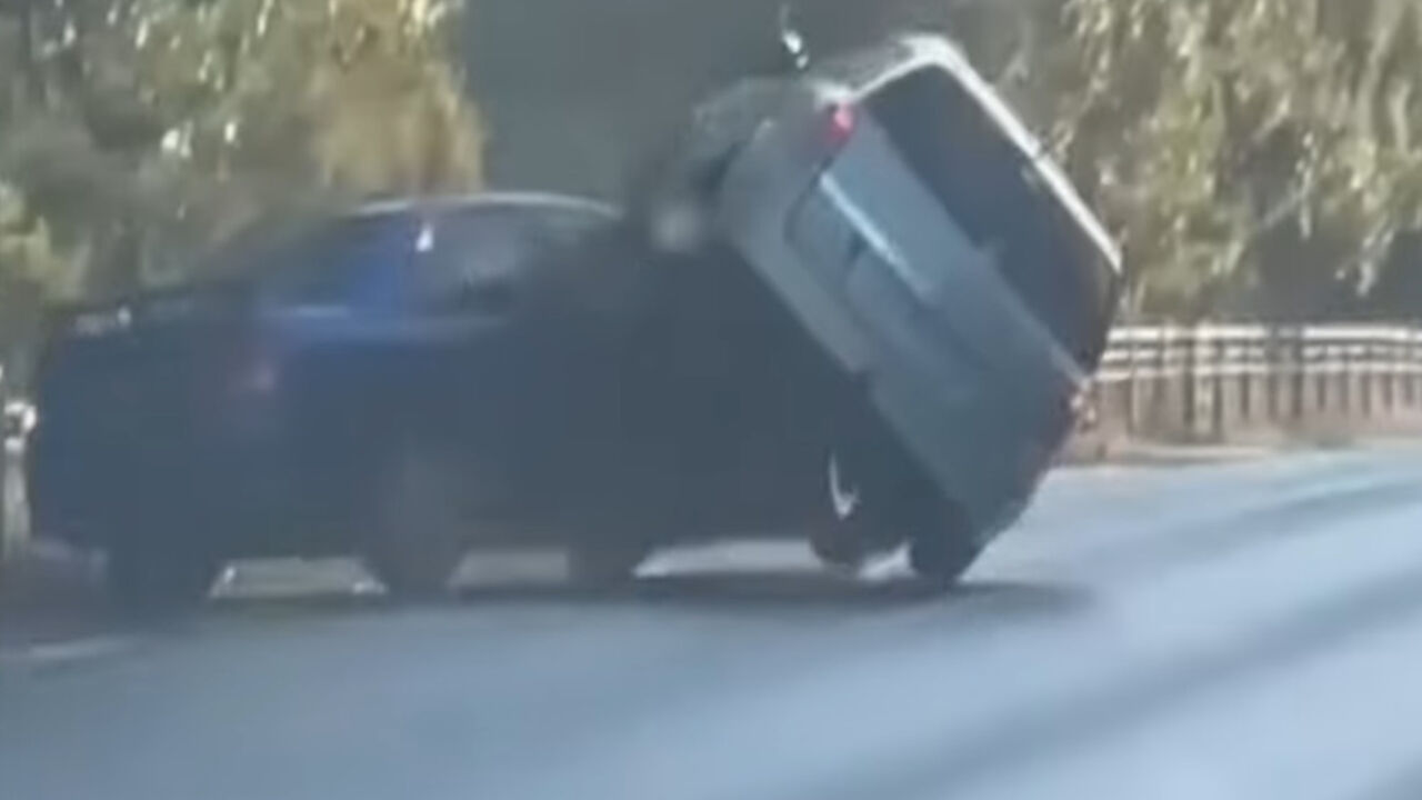 prevrnuo auto na krov