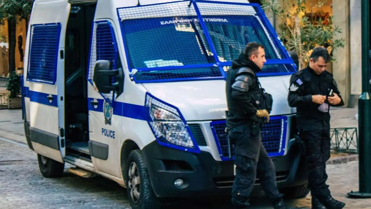 policija