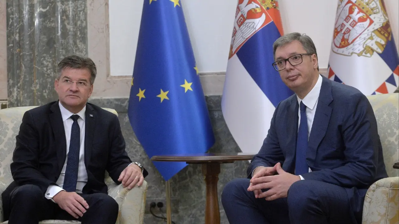 Miroslav Lajčak, Aleksandar Vučić