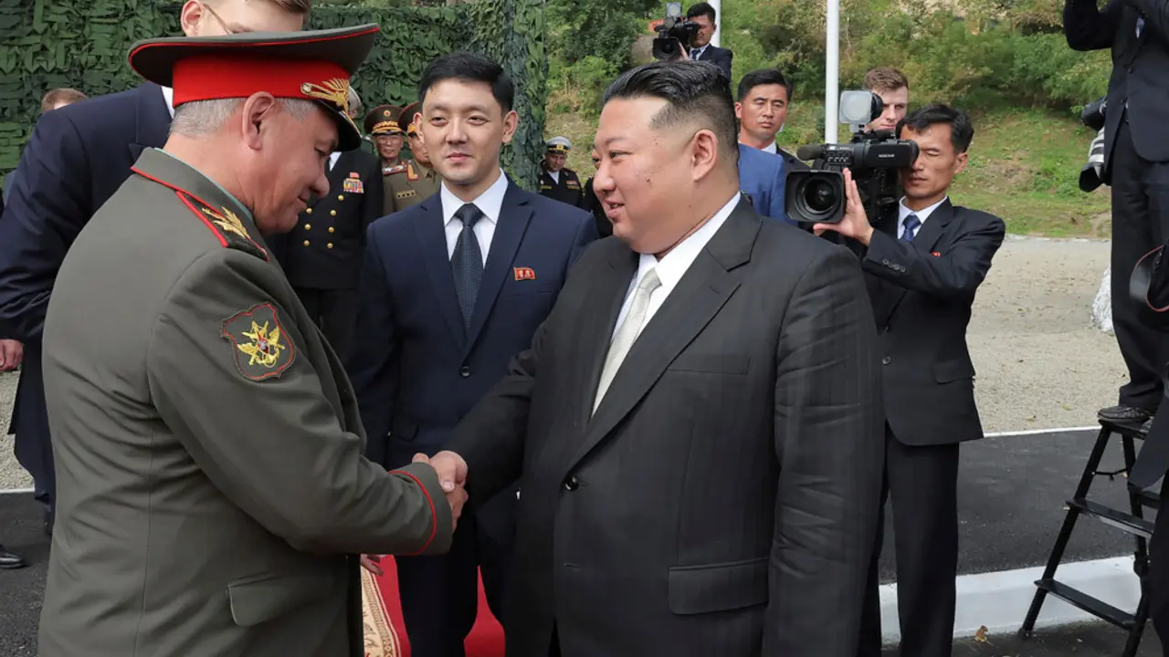Kim Džong Un i Sergej Šojgu