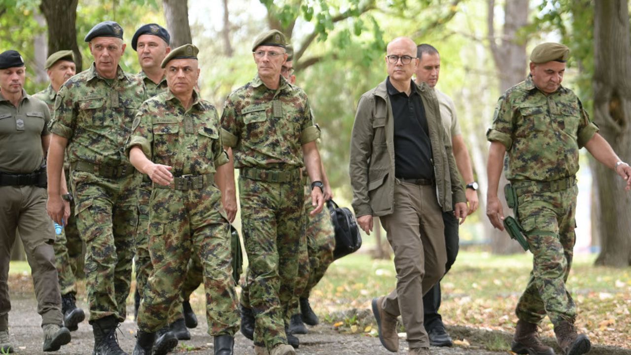 General Milan Mojsilović i ministar odbrane Miloš Vučević