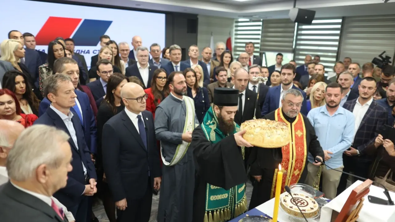 SNS proslavlja slavu