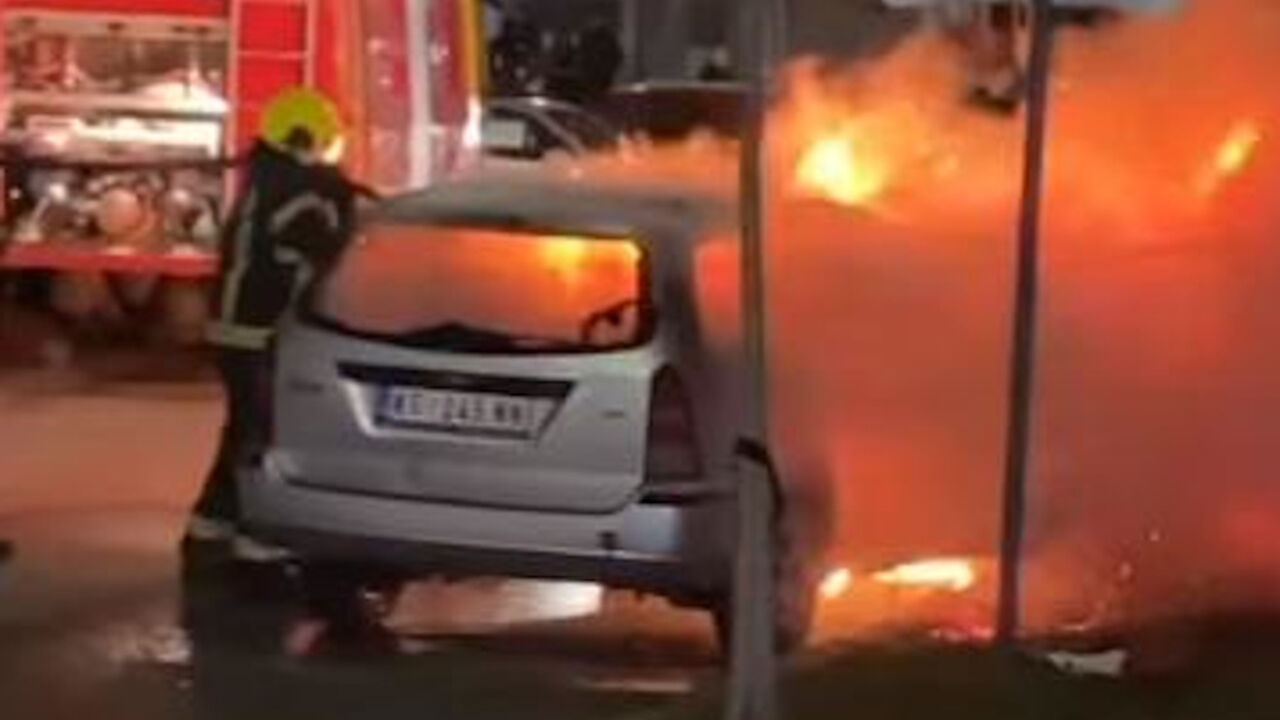 Automobil u plamenu