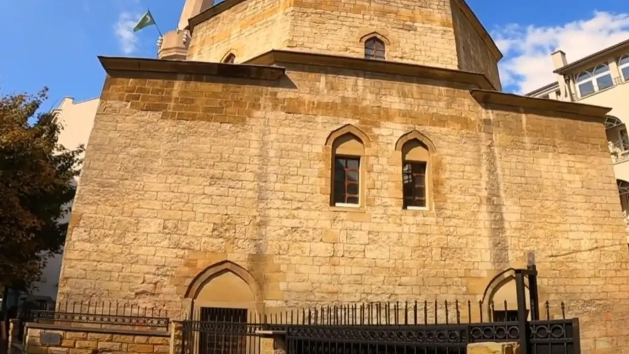 Bajrakli džamija