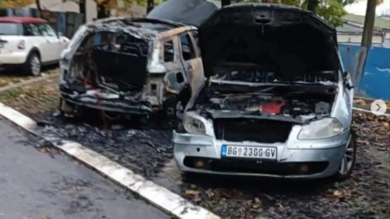 izgoreli automobili na Dedinju