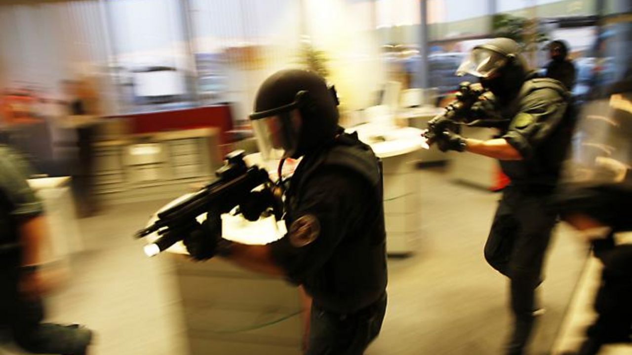policija