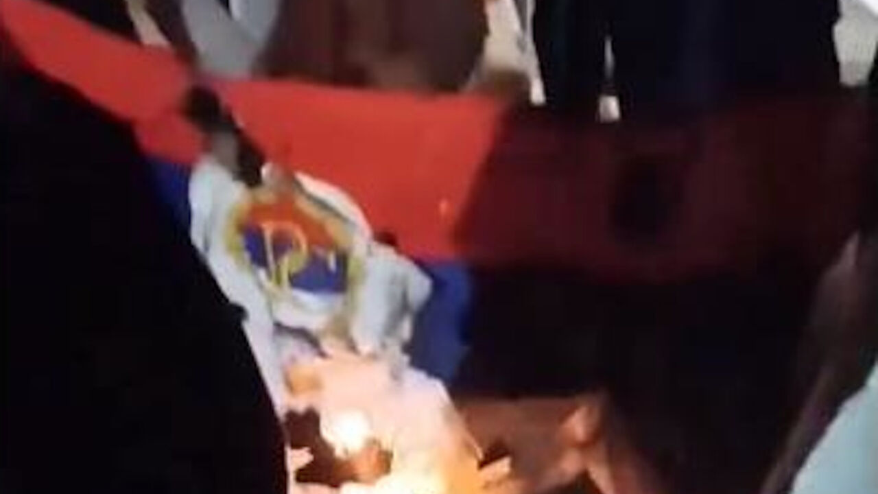 Paljenje zastave RS u Zenici