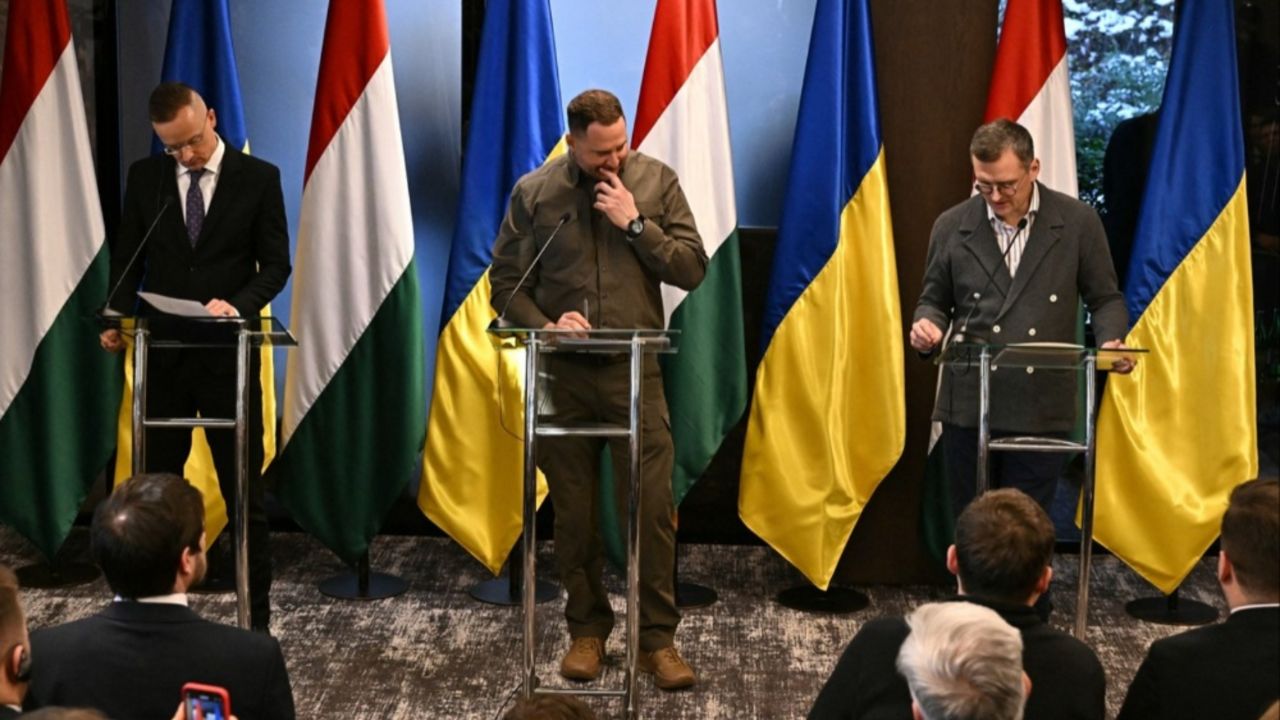 Peter Sijarto, Andej Jermak i Dmitro Kuleba
